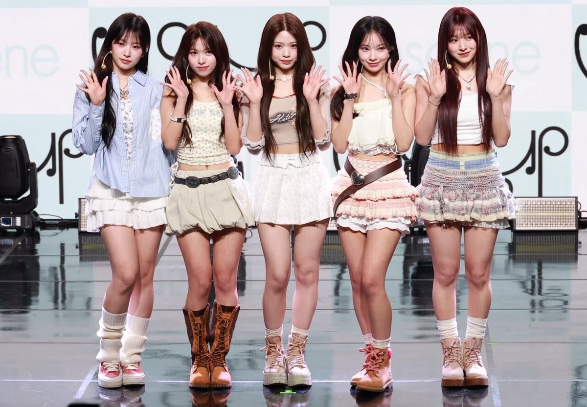미니 2집 «Glow Up» 발매일인 2025년 2월 5일의 리센느.