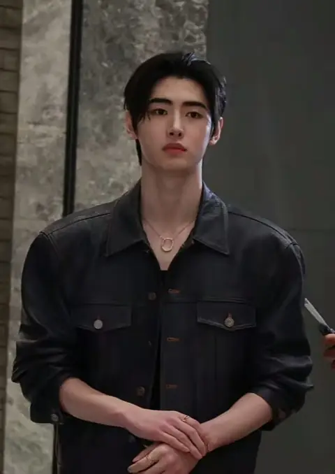 Sunghoon at Love Your W event.jpg