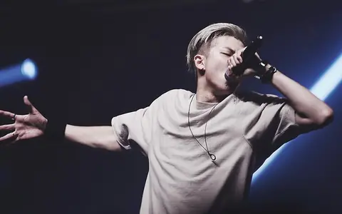 Rap Monster performing at the Air Force One concert, 20 September 2015 01.jpg