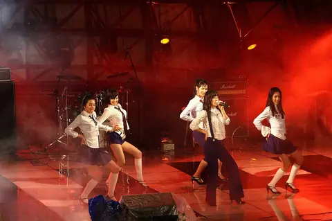 Wonder Girls-HanyangUniv 05.jpg