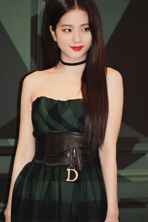 Kim Ji-soo at the Dior Pop-Up Store Opening Event on August 19, 2019 (5).png