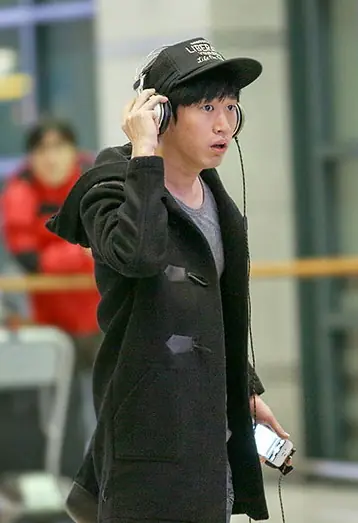 130118 인천공항 입국 타블로 직찍.jpg