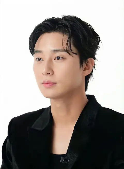 Park Seo-joon for Marie Claire Korea, 2023 (4).jpg