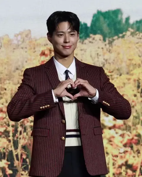 Park Bo-gum @ "When Life Gives You Tangerines" press-con, 5 March 2025 03.png