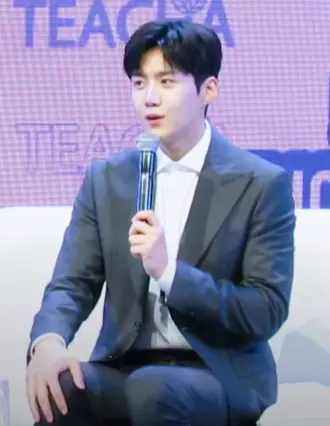 Kim Seonho TEACHA0508.png