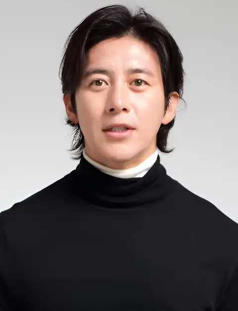 Go Soo 고수 - Marie Claire Korea in November 2023.jpg