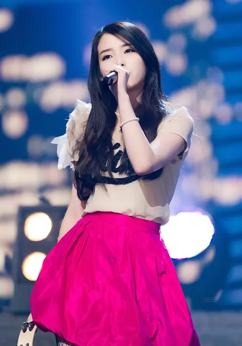 IU at KBS Music Festival 2011 02.jpg