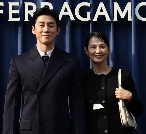 Kim Mu-yeol and Yoon Seung-ah in 2026.png