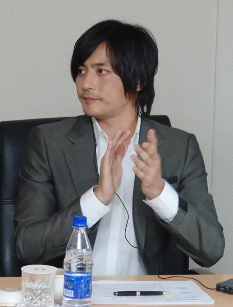 Jang Dong-gun on April 16, 2009.jpg