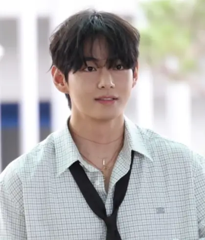 BTS's V 20251004 03.jpg