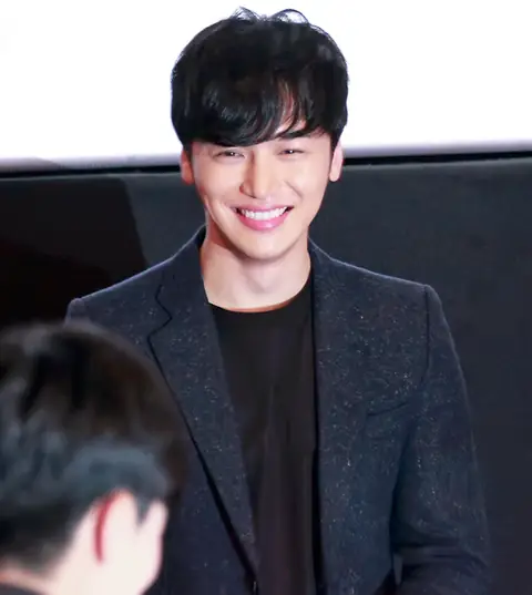Byeon Yohan 1 (cropped).png