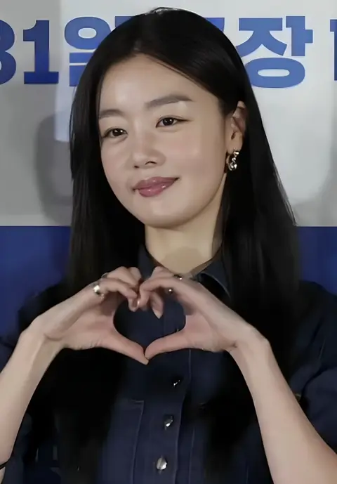 Han Sun-hwa in June 2024.png