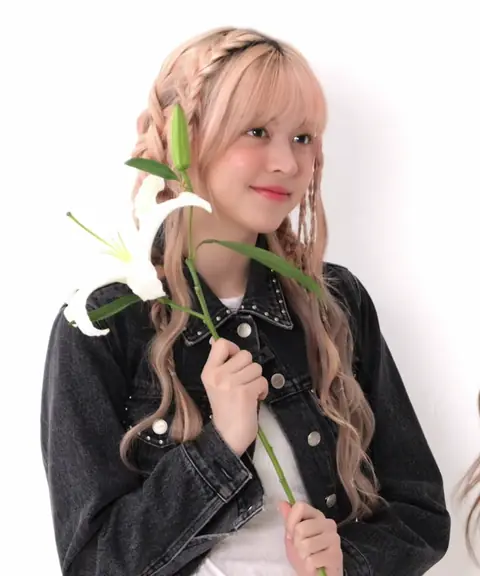 NMIXX's Lily 2023.png