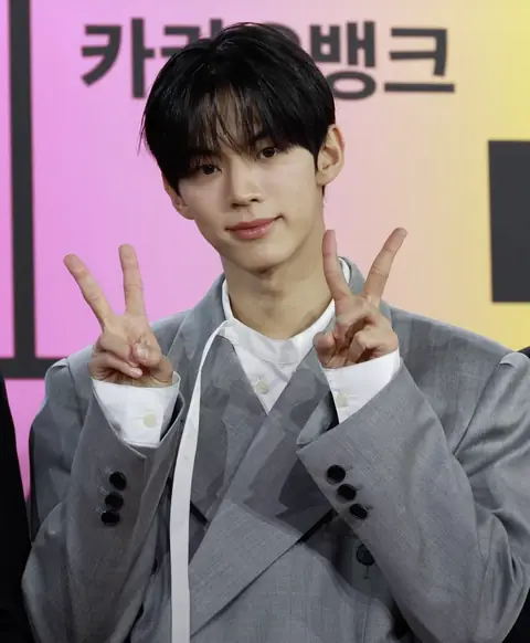 Dohoon of TWS at 2024 Melon Music Awards.png