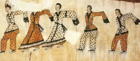 Ancient Korean traditional clothing 5C Goguryeo mural.jpg