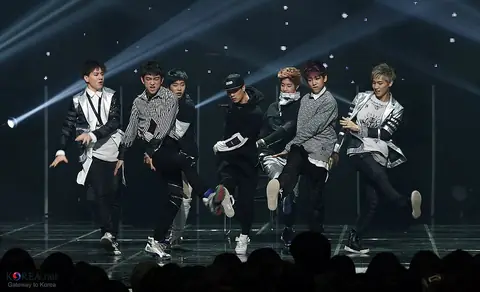 KOCIS Korea Mnet GOT7 01 (12986919333).jpg