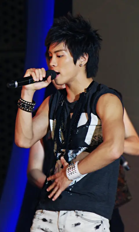 SHINee Jonghyun.jpg