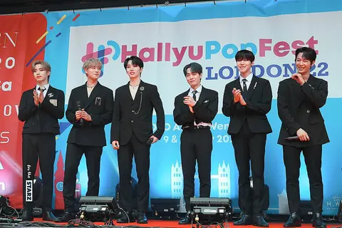 Oneus at the HallyuPopFest London 2022 event.jpg