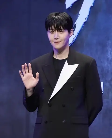 Kim Seon Ho at Tyrant press conference (2).jpg