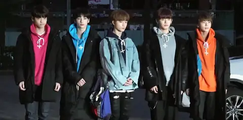 190308 TXT Music Bank rehearsal.png