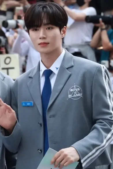 Kim Junseo Boys II Planet.jpg