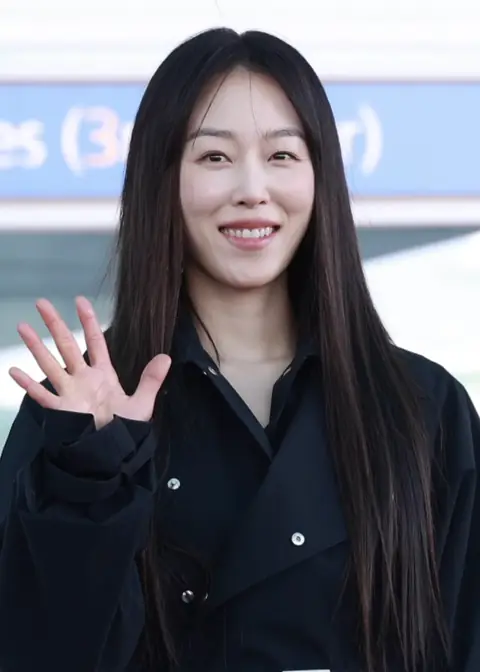 Seo Hyun-jin in February 2025.png