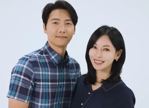 Kim So-yeon and Lee Sang-woo in August 2022.png