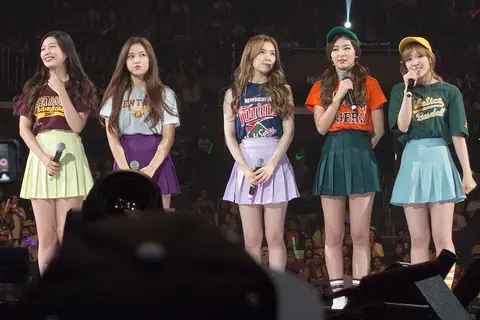Red Velvet at KCON 2015 DSC03267 (19800675033).jpg