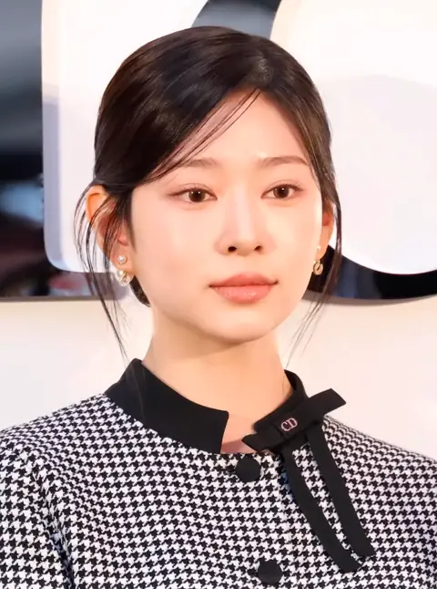 Kim Min-ju DIOR, January 7, 2026.png
