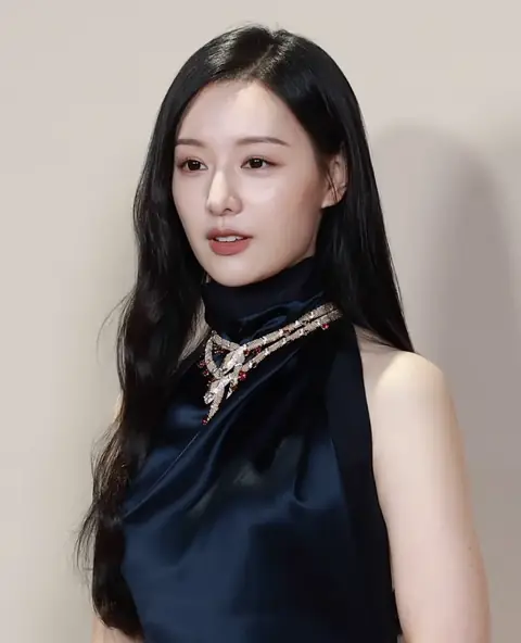 250327 김지원 BVLGARI 4.png
