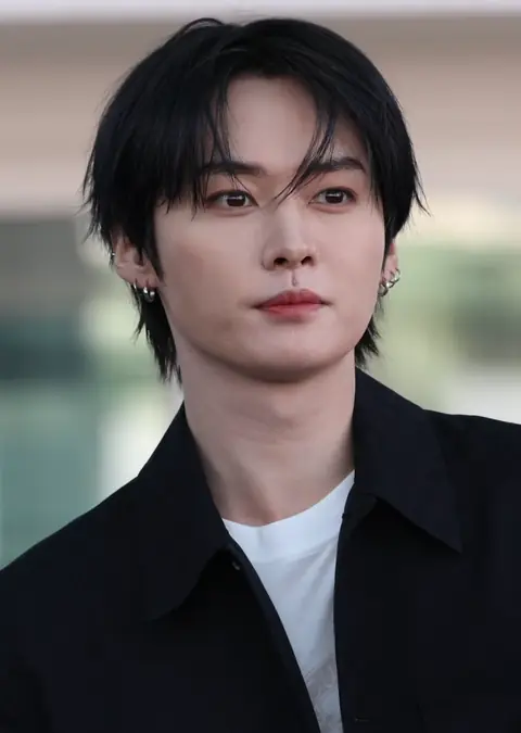 Lee Know at the Incheon Airport, February 25, 2026 (6).png