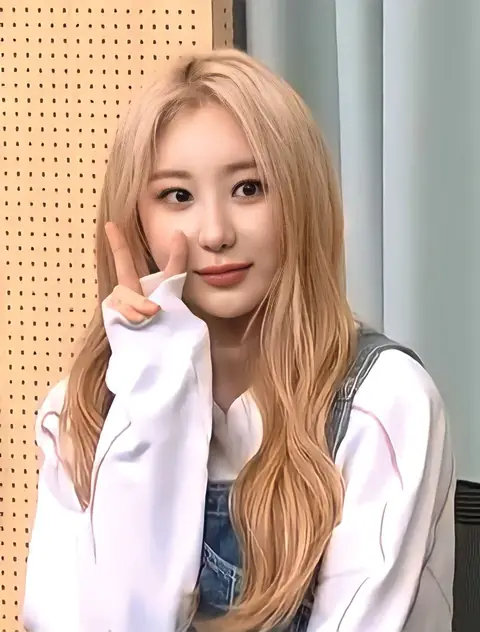 Lee Chae-yeon (이채연) 230509.jpg