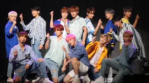 180716 Seveteen performing "Oh My!" at You Make My Day Showcase.png