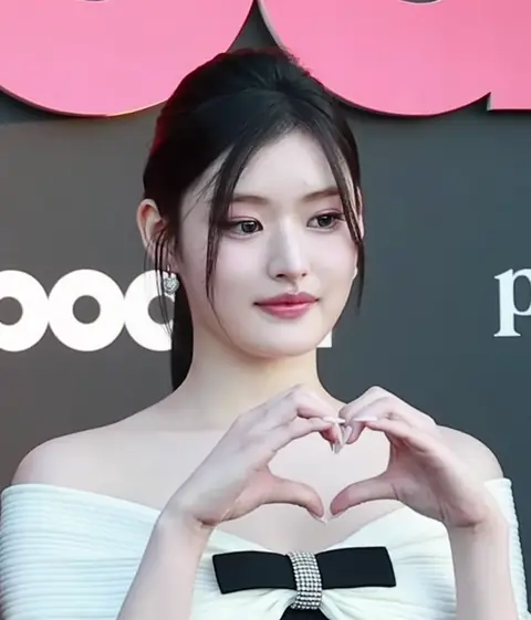 FIFTY FIFTY Athena at 2024 Billboard K Power 100.png