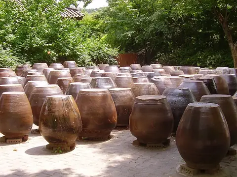 Kimchi jar.JPG