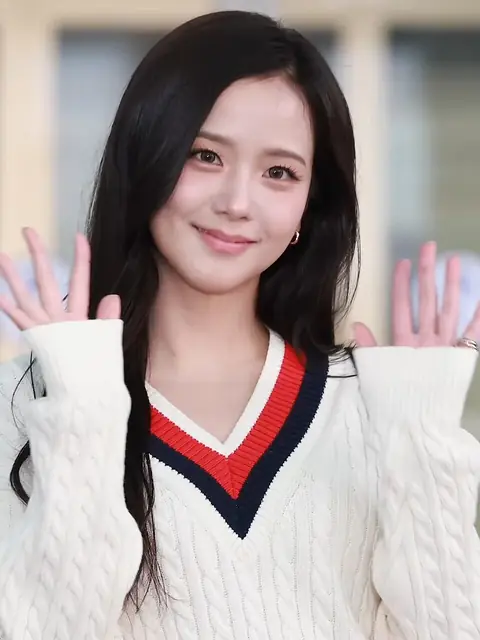 090826 Jisoo Incheon Airport departure 02.jpg