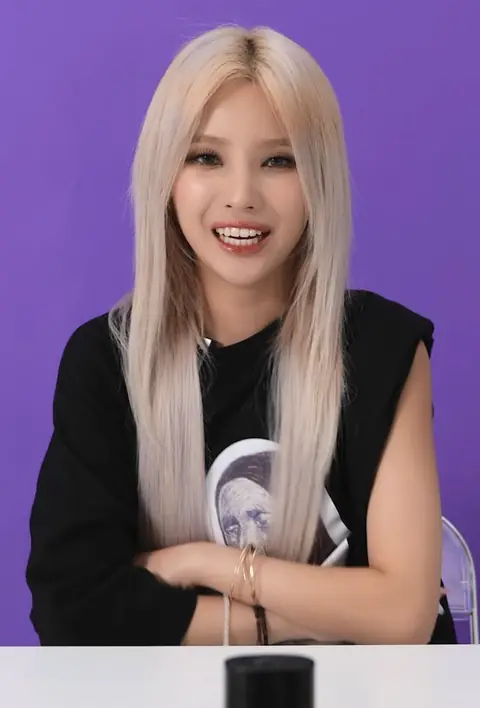 Soyeon for Marie Claire Korea in July 2021.png