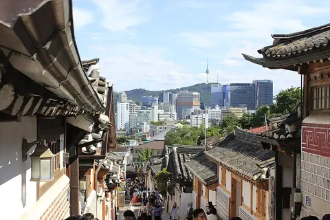 2018 Bukchon Hanok village.jpg