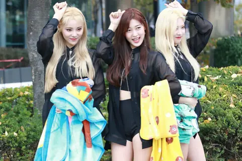 171102 엠카 미니팬미팅 이달의소녀 오드아이써클 직찍.jpg