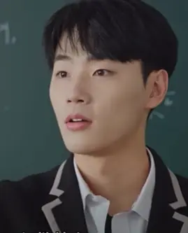 Lee Min-jae 2023.png