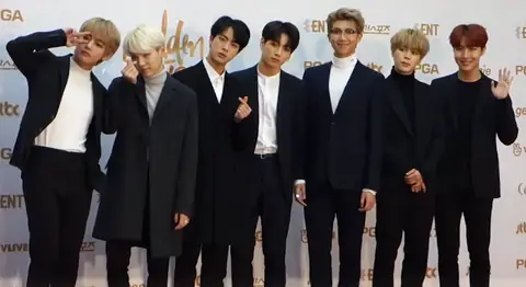 방탄소년단(BTS) 180110 제 32회 골든디스크.png