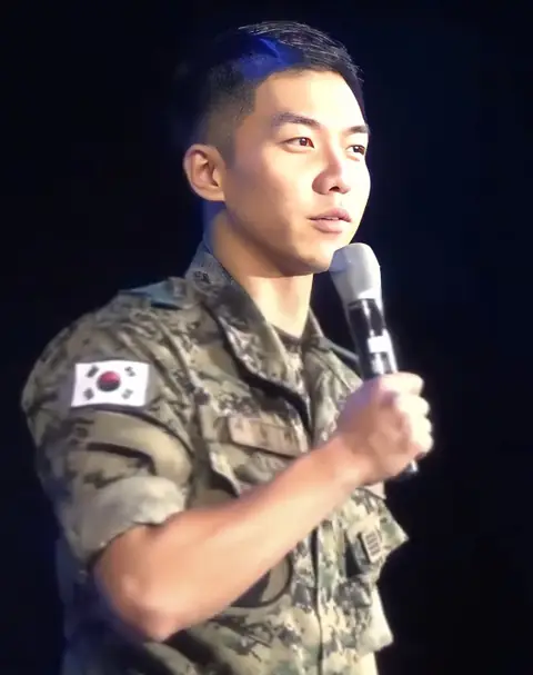 LeeSeungGi Military.jpg