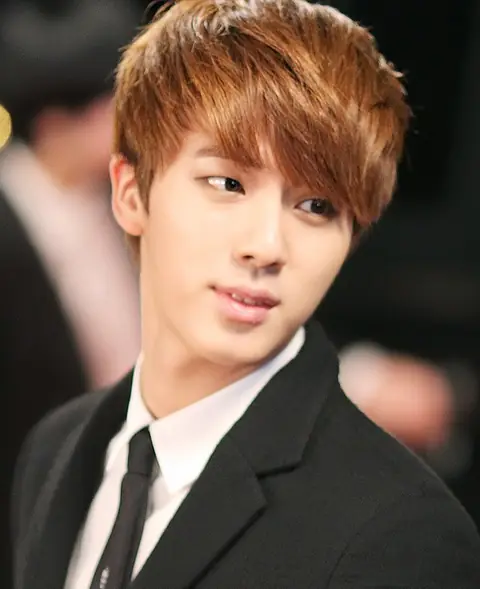 Jin at Melon Music Awards, 14 November 2013.jpg