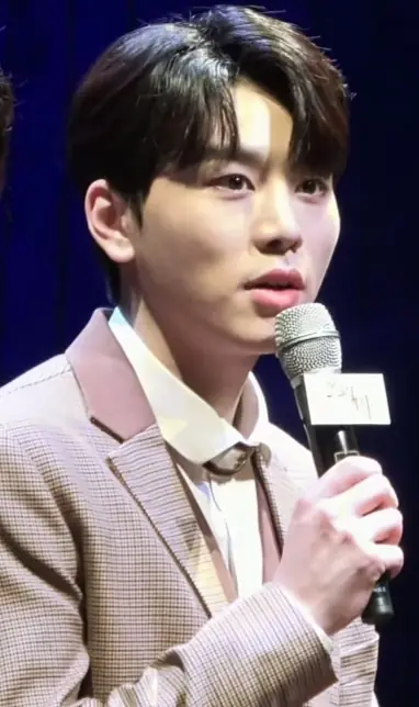210416 Kim Woo-seok.jpg