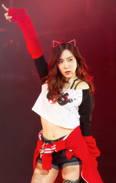 Tiffany Hwang at KBS Hope Concert 2013 01.jpg