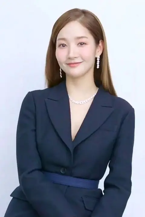 20220105 Park Min-young 박민영 ELLE Taiwan (3).jpg