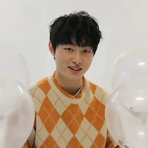 Yoon Chan-Young 191216.jpg