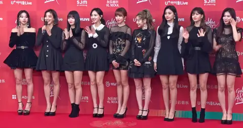 Twice at Golden Disk Awards on January 5, 2019.png
