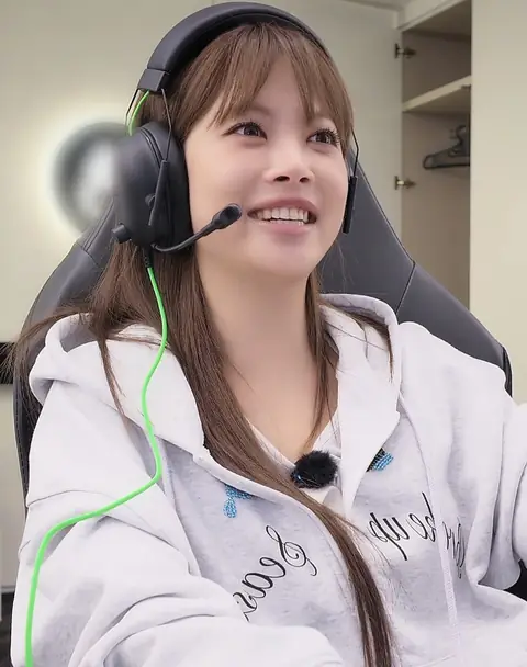 Hong Eun-chae Sep 2026 (2).jpg