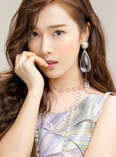Jessica on the CLEO Thailand magazine (cropped).png